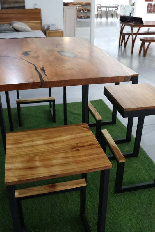 Live Edge Tempo Bar Table and Stools